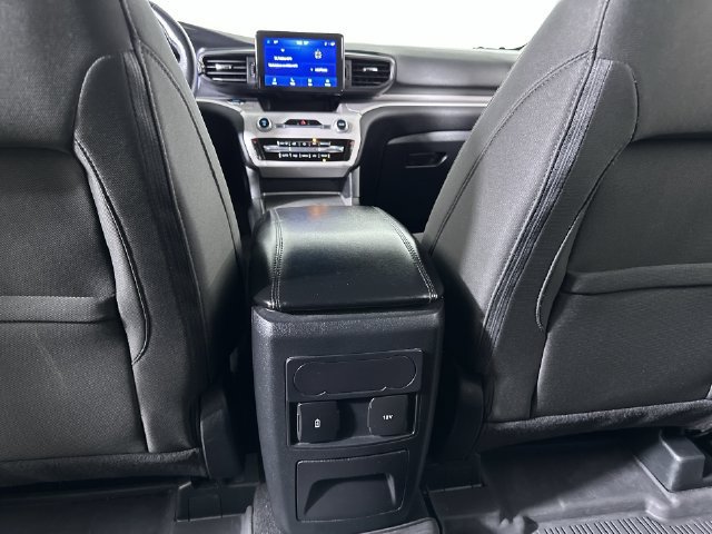 Used 2023 Ford Explorer XLT AWD/4WD image 22