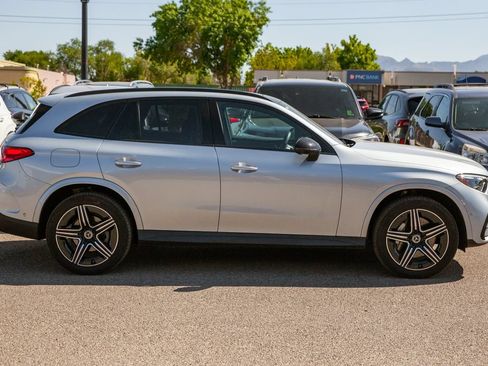 Used 2024 Mercedes-Benz GLC 300 4MATIC image 4