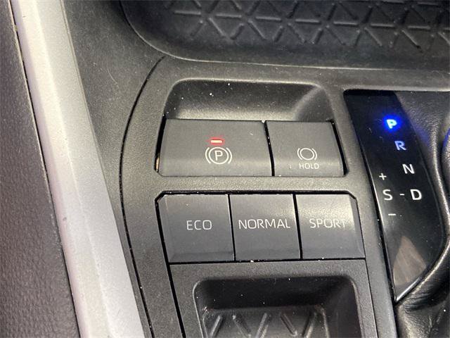 Certified 2021 Toyota RAV4 XLE w/ Convenience Package FWD image 29