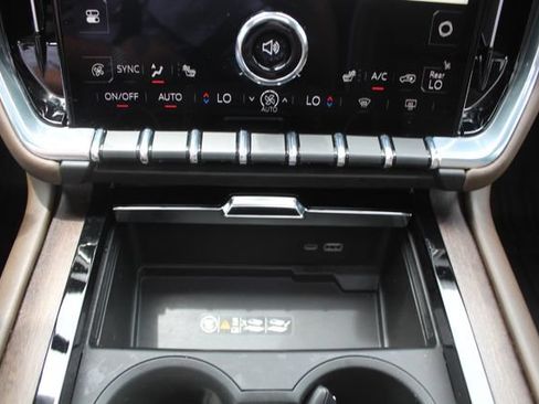 Used 2025 GMC Yukon Denali Ultimate w/ LPO, Floor Liner Package AWD/4WD image 34