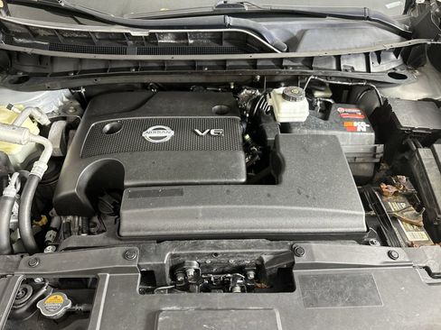 Used 2017 Nissan Murano SV image 32