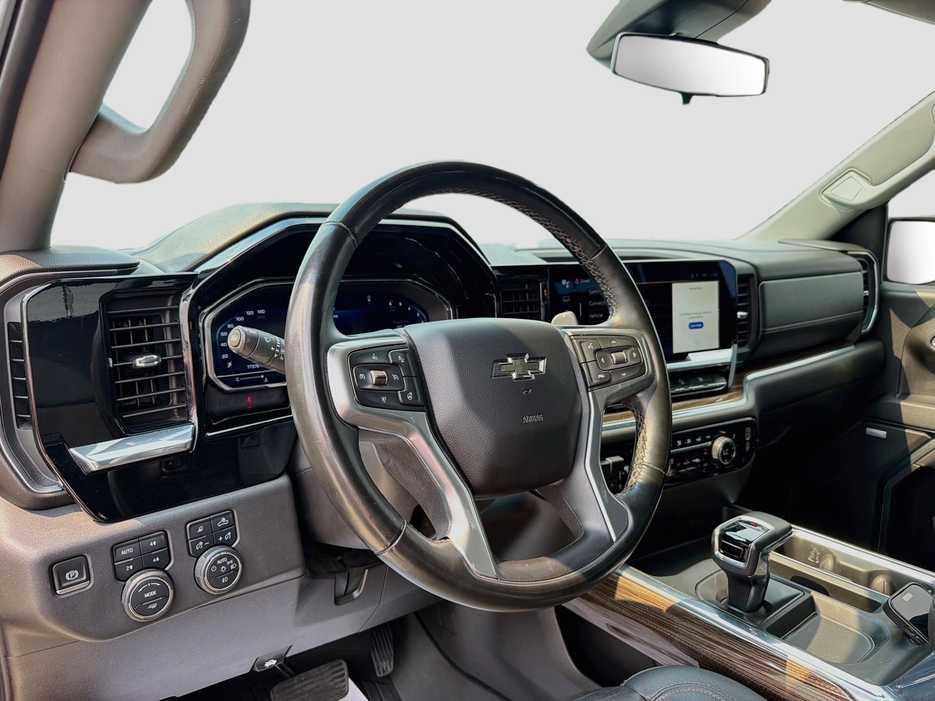 Used 2024 Chevrolet Silverado 1500 LT Trail Boss w/ Convenience Package II AWD/4WD image 11