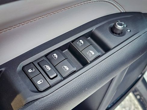 New 2026 Jeep Compass Limited image 11