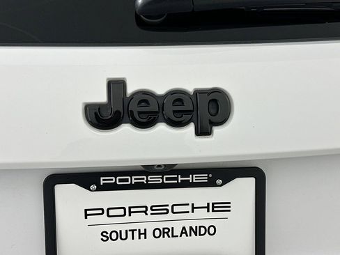 Used 2015 Jeep Grand Cherokee Altitude image 34