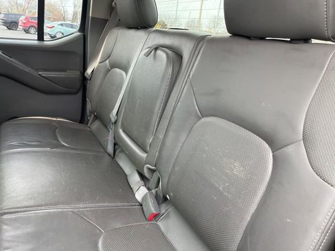 Used 2007 Nissan Frontier LE w/ Leather Pkg image 34