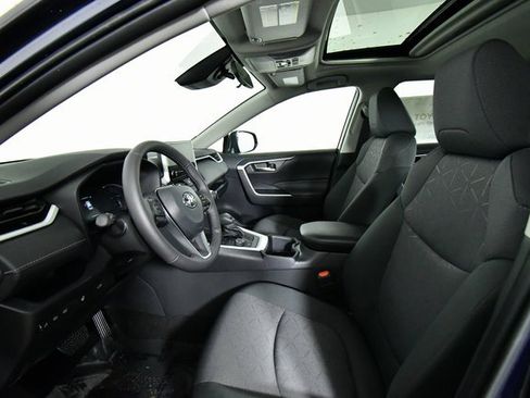 New 2025 Toyota RAV4 XLE image 5