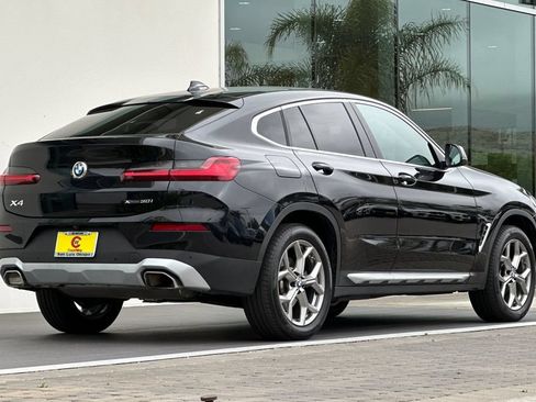Used 2025 BMW X4 xDrive30i w/ Premium Package AWD/4WD image 3