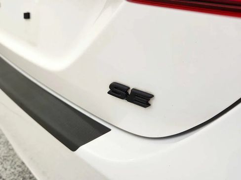 Used 2023 Toyota Camry SE FWD image 17