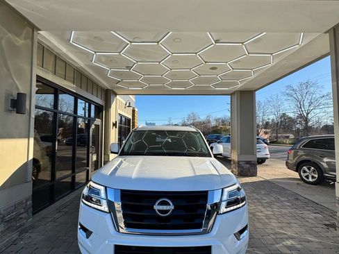 Used 2024 Nissan Armada SL w/ Captain's Chairs Package image 45