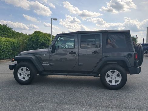 Used 2017 Jeep Wrangler Unlimited Sport w/ Quick Order Package 23S AWD/4WD image 6