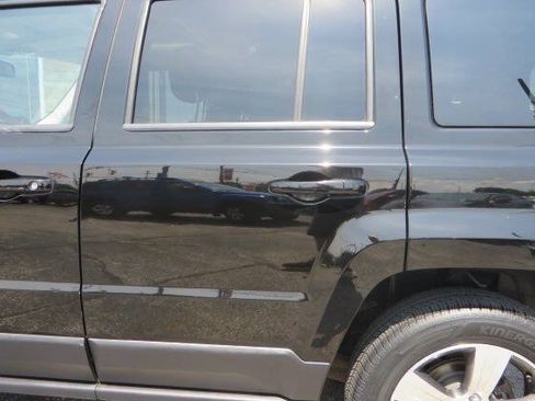 Used 2016 Jeep Patriot High Altitude AWD/4WD image 41