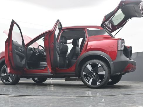 New 2026 Nissan Kicks SR w/ SR Premium Package image 42