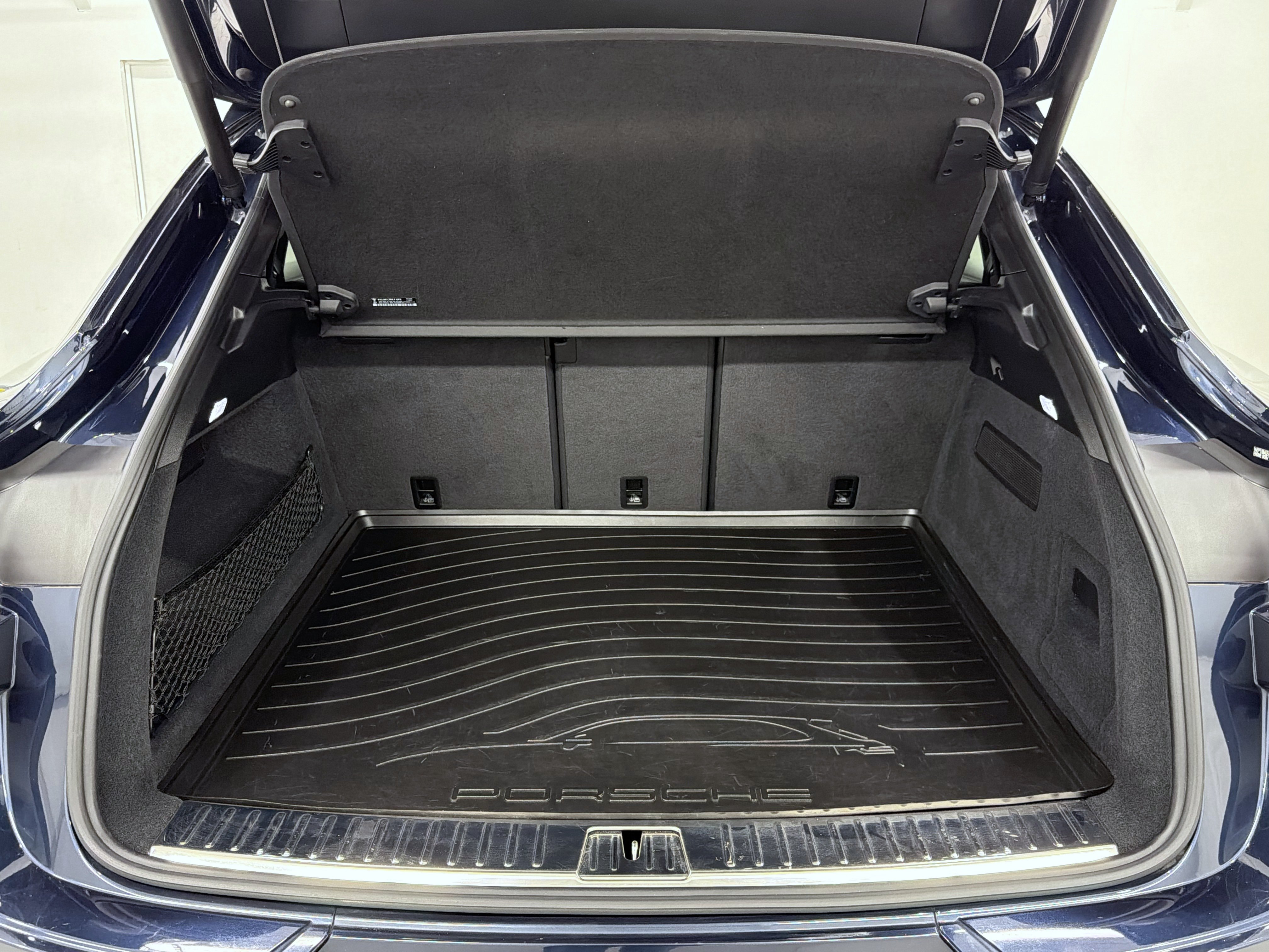 Certified 2024 Porsche Cayenne Coupe AWD/4WD image 58
