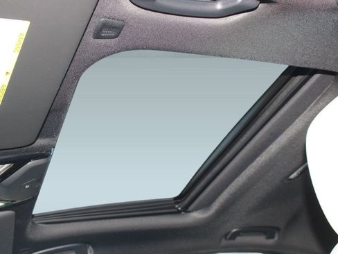 New 2026 BMW 330i Sedan w/ M Sport Package image 15