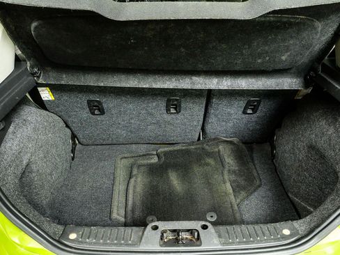 Used 2013 Ford Fiesta SE FWD image 29