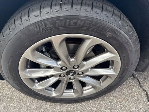 Used 2022 Lincoln Corsair AWD w/ Premium Package image 7