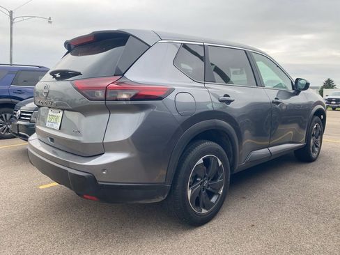 Used 2025 Nissan Rogue SV AWD/4WD image 10