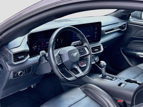 Used 2025 Ford Mustang Premium RWD image 24