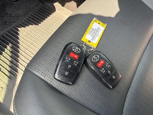 Used 2023 Toyota bZ4X AWD w/ Weather Package image 32