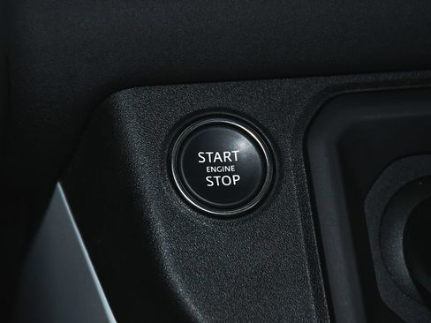 Used 2025 Land Rover Defender 110 S AWD/4WD image 28