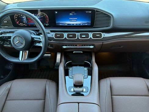 Certified 2025 Mercedes-Benz GLS 450 4MATIC image 17