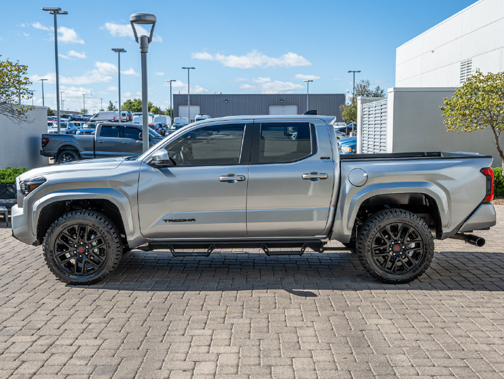 Used 2026 Toyota Tacoma SR5 AWD/4WD image 5