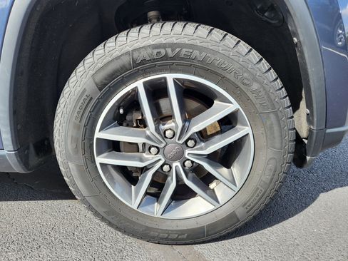 Used 2019 Jeep Grand Cherokee Limited w/ Trailer Tow Group IV image 7