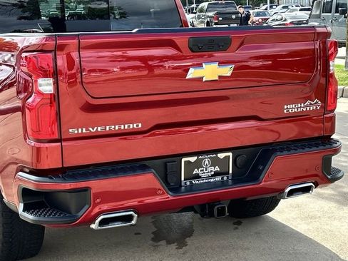 Used 2025 Chevrolet Silverado 1500 High Country w/ Technology Package AWD/4WD image 6