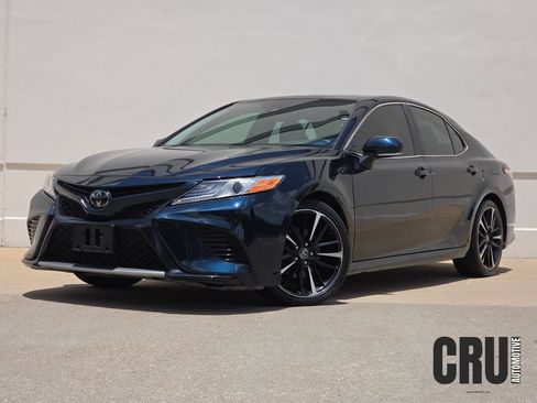 Used 2020 Toyota Camry XSE FWD image 1