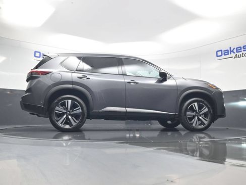 Used 2025 Nissan Rogue SL FWD image 44
