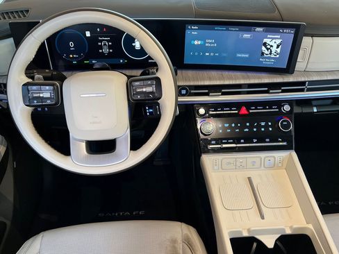 Used 2025 Hyundai Santa Fe Calligraphy image 18