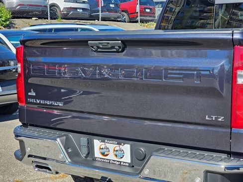 Used 2022 Chevrolet Silverado 1500 LTZ AWD/4WD image 13