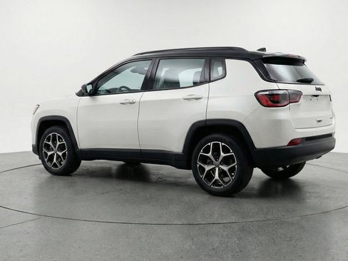 Used 2025 Jeep Compass Limited AWD/4WD image 6