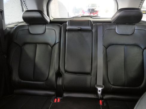 Used 2023 Jeep Grand Cherokee Limited w/ Luxury Tech Group II image 13