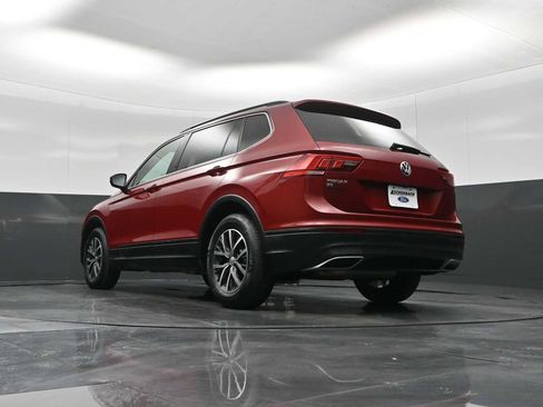 Used 2019 Volkswagen Tiguan SE image 27