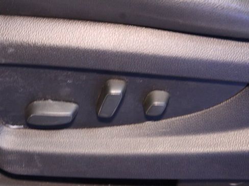 Used 2017 GMC Yukon XL SLT image 21