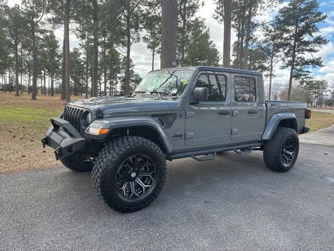Used 2023 Jeep Gladiator Sport image 6