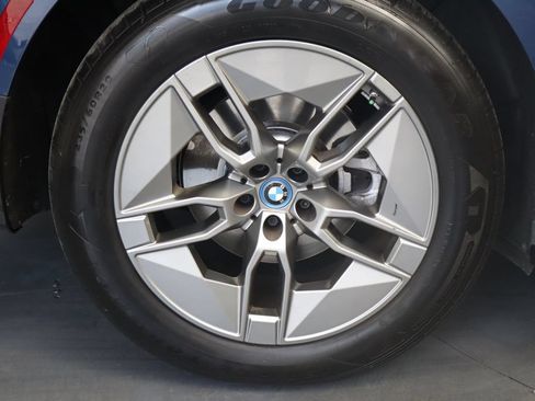 Used 2023 BMW iX xDrive50 AWD/4WD image 11