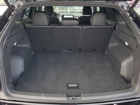 Used 2025 Volkswagen Atlas Cross Sport SE FWD image 26