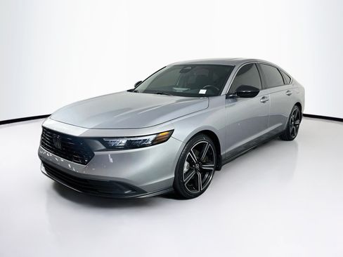 Used 2023 Honda Accord Sport image 3