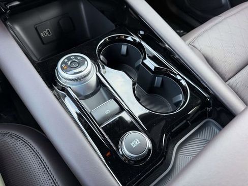 New 2026 Ford Explorer Platinum image 34