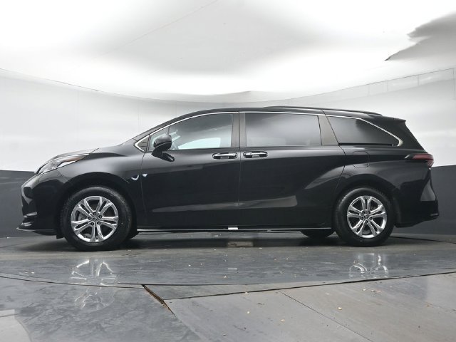 Certified 2023 Toyota Sienna XSE w/ XSE Plus Package AWD/4WD image 32