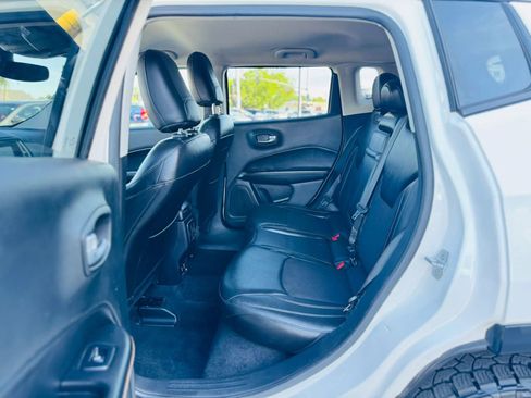 Used 2018 Jeep Compass Latitude w/ Popular Equipment Group AWD/4WD image 13
