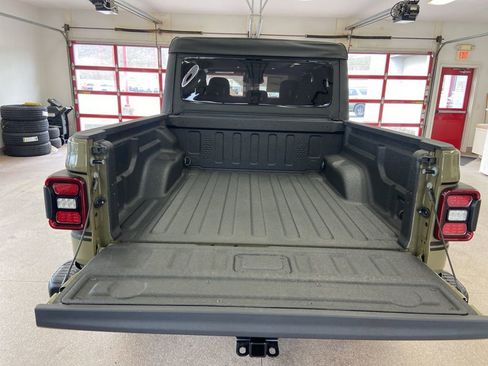 New 2026 Jeep Gladiator Rubicon image 18