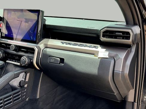 Used 2025 Toyota Tacoma TRD Sport RWD image 18