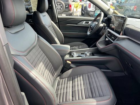 New 2026 Ford Explorer ST-Line w/ ST-Line Street Pack RWD image 14