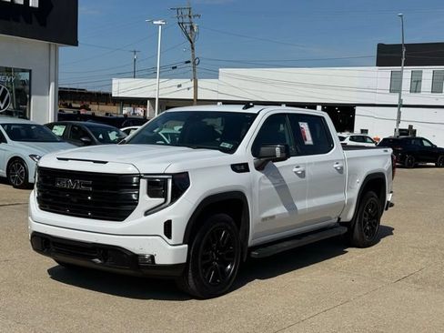 Used 2024 GMC Sierra 1500 Elevation w/ Elevation Premium Package AWD/4WD image 2