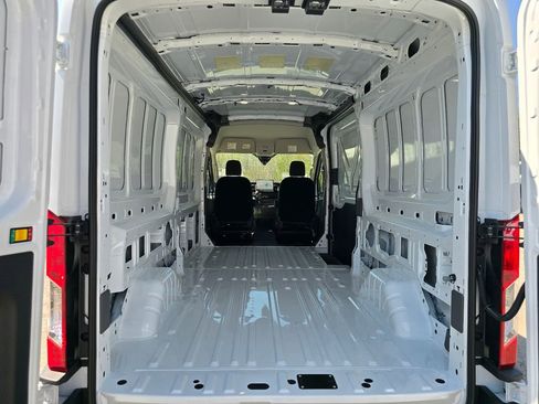 New 2026 Ford Transit 250 148 Medium Roof image 25