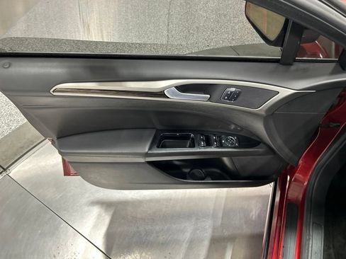 Used 2016 Ford Fusion SE w/ Equipment Group 202A FWD image 14