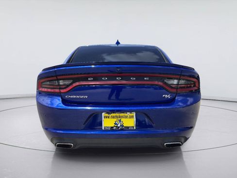 Used 2018 Dodge Charger R/T w/ Plus Group RWD image 4